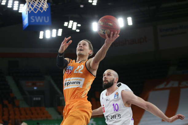 更让外界开 更让外界开